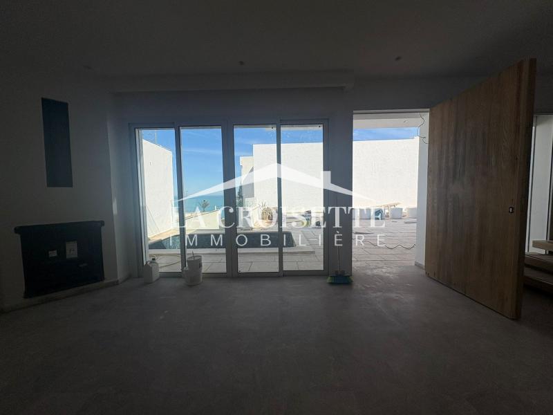 Villa S+3 avec piscine et vue sur mer à La Marsa